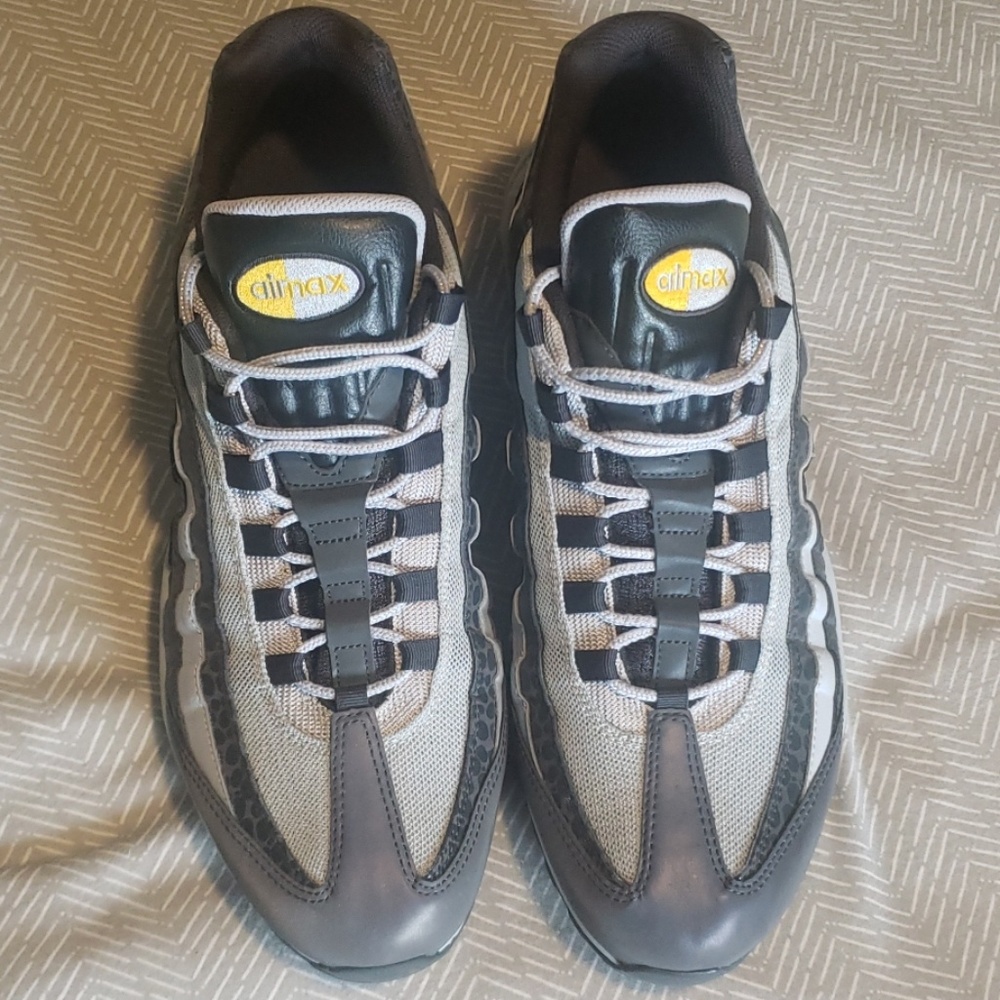 Shoes - Picture 3 of 3